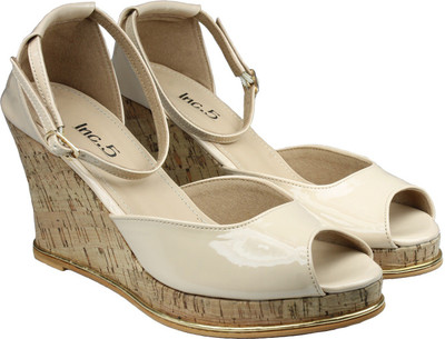 

Inc.5 Women BEIGE Wedges