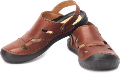 

Clarks Men Dark Brown Lea Casual