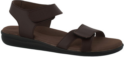 

Dia One Women Brown Flats