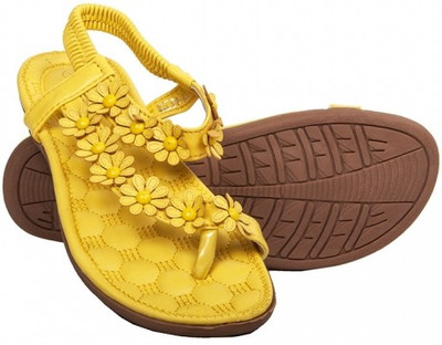 

Estatos Women Yellow Flats