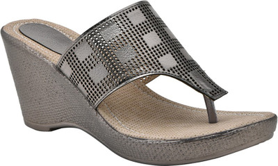 

Bruno Manetti Women Gunmetal Wedges