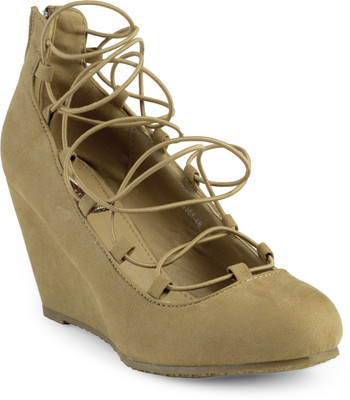 

Flat n Heels Women Tan Wedges