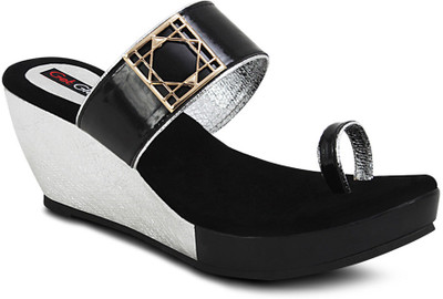 

Get Glamr Girls Wedges(Black