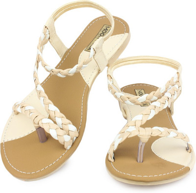 

Moonwalk Women White Flats