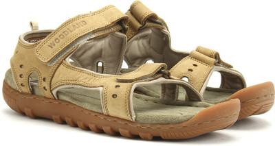 10 OFF on WOODLAND Men Blue Sports Sandals on Flipkart