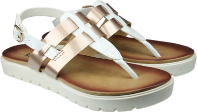 

Inc.5 Women WHITE Flats
