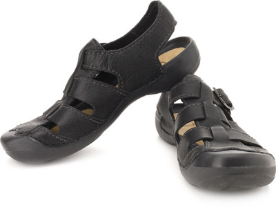 

Clarks Men Black Leathe Casual