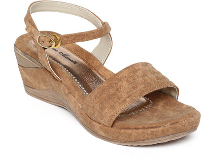 

Bruno Manetti Women Brown Wedges