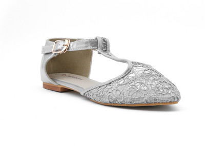 

Shuberry Women Silver Flats