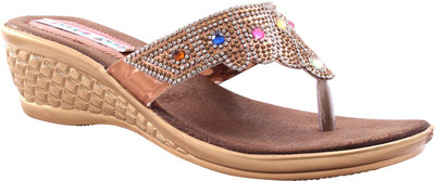 

Belly Ballot Women Gold Wedges