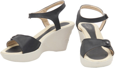 

Rare Women Black Wedges