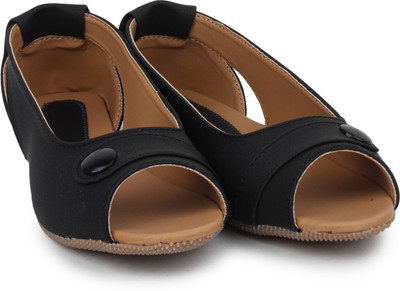 

Beonza Women Black Flats