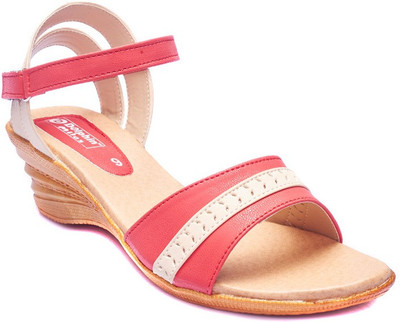 

Dolphin Miles Women Red Wedges