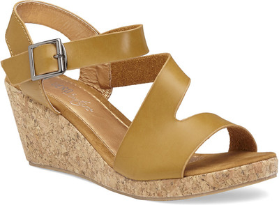 

Vero Couture Women Brown Wedges
