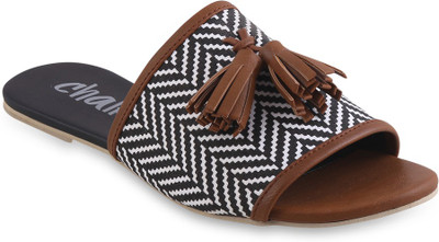 

Chalk Studio Women Black & White Flats
