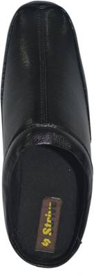 Strive Men Black Sandals