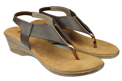 

Inc.5 Women BROWN Flats