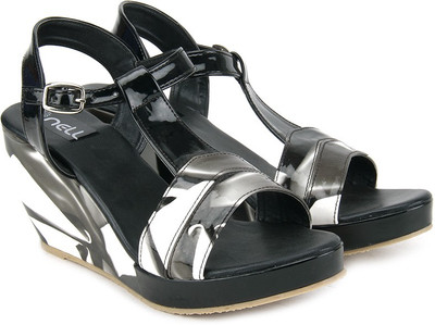 

Nell Women Black Wedges