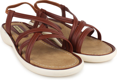 

Moonwalk Women Maroon Flats