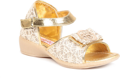 

Do Bhai Girls Sports Sandals(Gold