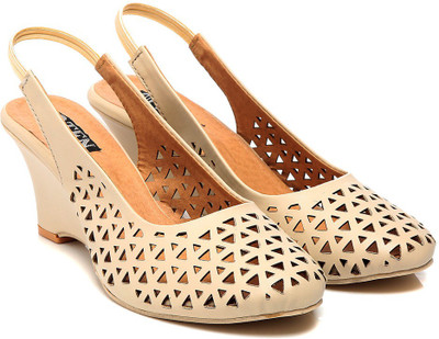 TEN Women Beige Heels