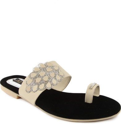 

CUTE FEET Women Beige Flats