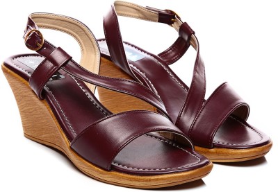 

Nell Women Cherry Sandals