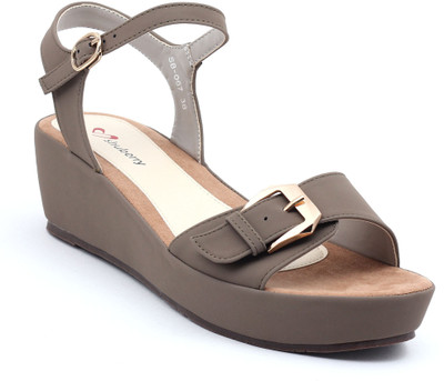 

Shuberry Women Khaki Wedges