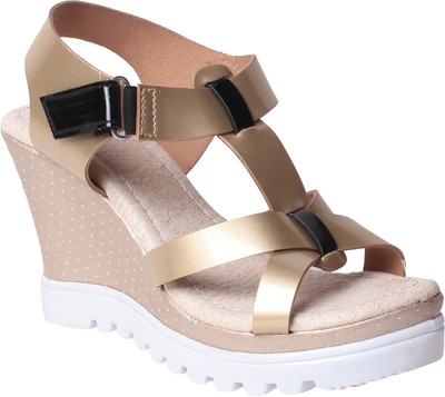 

MSC Women Gold Wedges