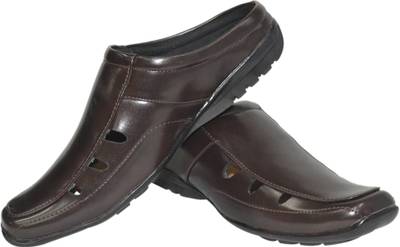 Strive Men Black Sandals