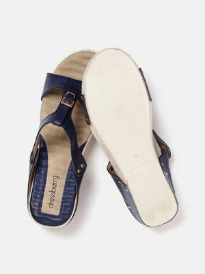 Dressberry Women Navy Heels