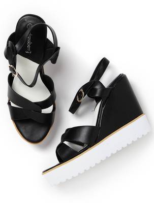Dressberry Women Black Heels