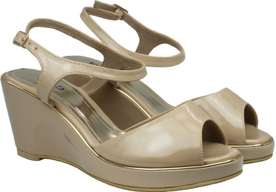 

Inc.5 Women BEIGE Wedges