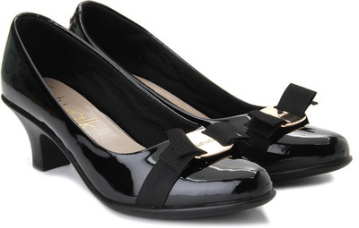 

Catwalk Closed Casuals For Women(Black)