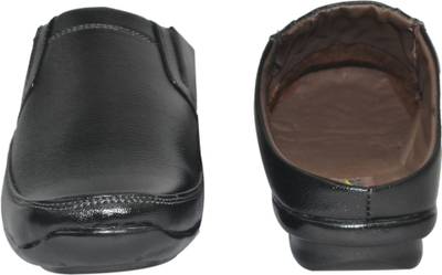 Strive Men Black Sandals