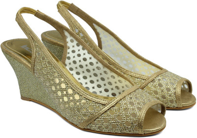 

Inc.5 Women GOLD Wedges