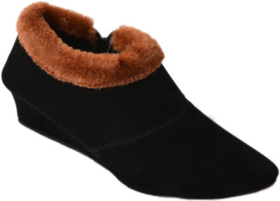 

Myra Women Brown Wedges