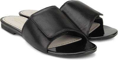 

Clarks Women BLACK LEATHE Flats