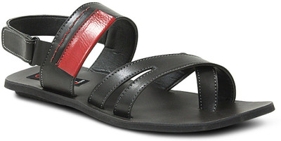 

Get Glamr Men Black Casual