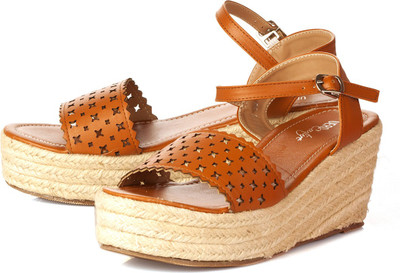 

Vero Couture Women Tan Wedges