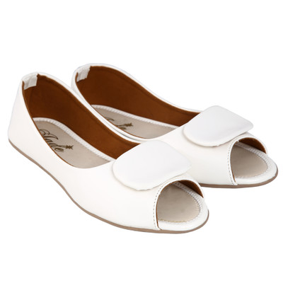 

Jade Women White Flats