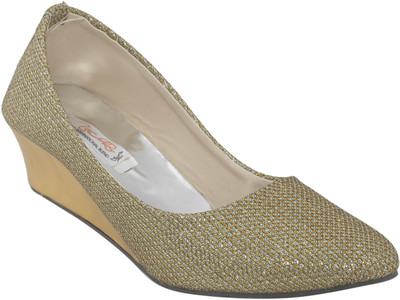 

Zachho Women Golden Wedges