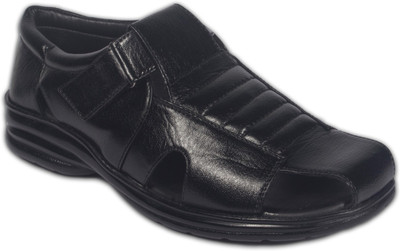 

Pipilika Men Black Sandals
