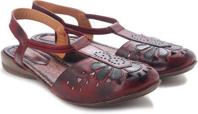 

Catwalk Women MAROON Flats