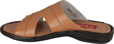 

LeCobbs Men Beige Clogs