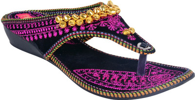 

Footrendz Women Pink Flats