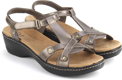 

Clarks Women PEWTER LEATH Sandals
