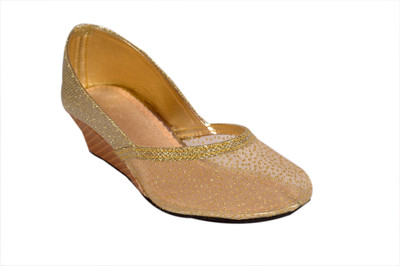 

Studio 9 Women Gold Wedges