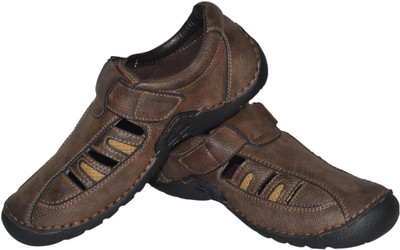 

Human Steps Men Brown Clogs
