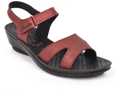 

Action Women PL-3954-MAROON Sandals